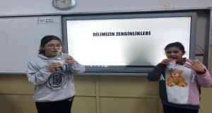 Dilimizin Zenginlikleri projesi kapsamında, deyim ve atasözleriyle ilgili drama etkinliği yapıldı.