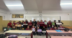 5/D sınıfının öğrencileriyle ders içi etkinlik olarak oyun teması kapsamında öğrencilerimiz oyunlar tasarladılar.