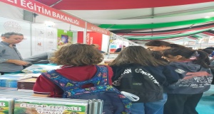 6. Sınıflarımız Okul Temelli Planlama kapsamında Uluslararası Çocuk Kitapları fuarına katılıp  Rami Kütüphanesini gezdi.