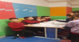 Fen bilimleri dersinde 5.6.ve 7. Sınıf öğrencilerimizin dönem içerisinde yapmış olduğu sunum materyalleri ile Uzay Sergisi açıldı.